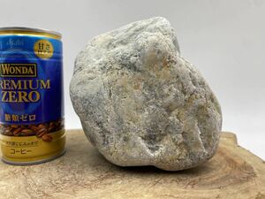 【J111】2.1kg　翡翠含有　原石　ヒスイ　白　灰　糸魚川産　水石　自然石　観賞石　天然石　素材