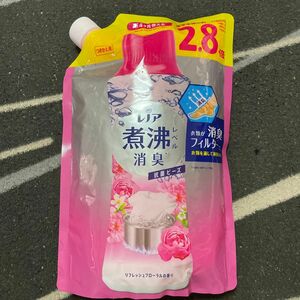 レノア 超消臭 煮沸レベル消臭 抗菌ビーズ リフレッシュフローラル 詰め替え 1180mL