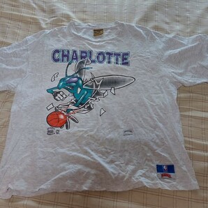 XL/古着 半袖 ビンテージ Tシャツ 90s NBA シャーロットホーネッツ ヒューゴ バスケットの画像1