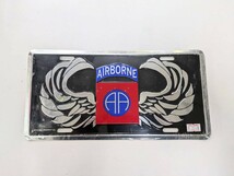 米軍放出品か不明(未使用未開封) エアボーン AIRBORNE エンブレム 金属製プレート 記念品_画像1