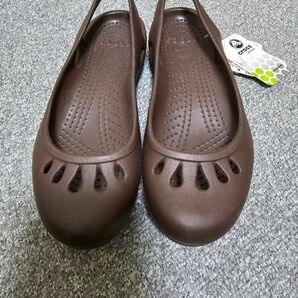 クロックス crocs サンダル　ブラウン　W7 24cm　新品