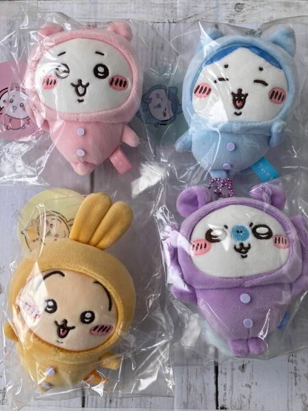 ちいかわ　パジャマパーティーなぷちミニマスコット(ちいかわ　ハチワレ　うさぎ　モモンガ)4点　新品未開封