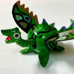 メキシコの民芸品　 竜のアレブリへ、頭が風でゆらゆらします ポピー フィギュア