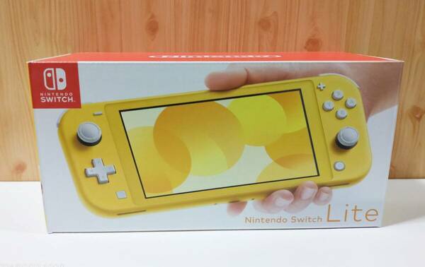 【未開封未使用】Nintendo Switch Lite イエロー　スイッチライト　ニンテンドー　外箱にキズあり