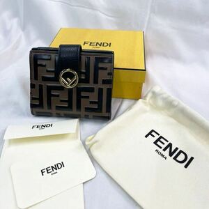 ② 1円スタート〜FENDI フェンディ ズッカ柄 コンパクト 二つ折り 財布 付属品完備