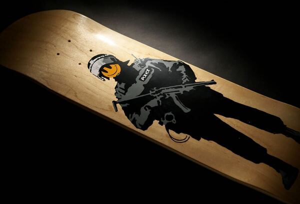 Sync. SKATEBOARD DECK Riot Cop　スケートボードデッキ　バンクシー