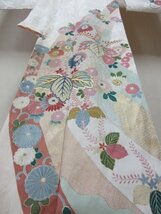 1円 中古 正絹 着物 訪問着 縮緬 式典 和装 和服 アンティーク 白 花柄 四季花 花唐草 草花 かわいい 高級 袷 身丈158cm 裄64cm【夢職】★_画像4