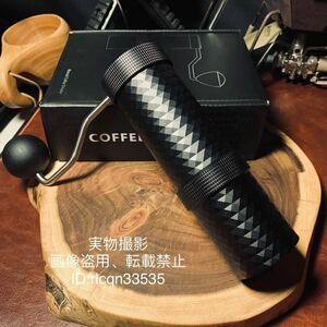 新発売 超高品質 手挽きコーヒーミル 手動式 ステンレス製 コーヒーグラインダー ステンレス臼 粗さ調整可能　キャップ アウトドア