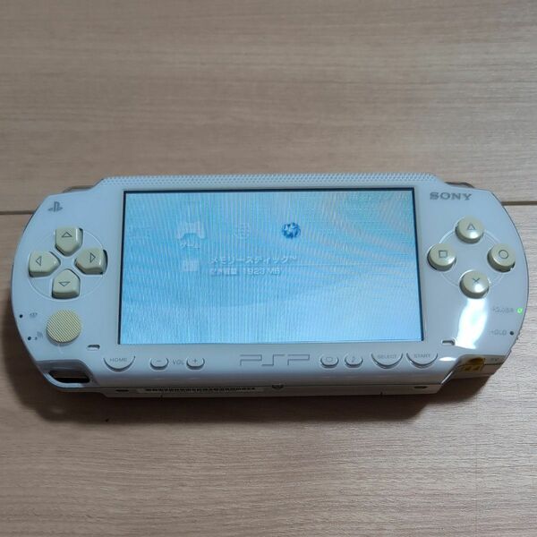 プレイステーションポータブル PSP-1000 良品 ホワイト SONY　バッテリー　メモリースティック