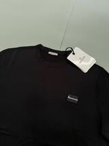 新品 モンクレール MONCLER 最高級Tシャツ　胸　ロゴマーク　L 黒　コットン１００％モンクレールジャパンタグ付き正規品_画像2