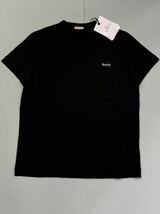 新品 モンクレール MONCLER 最高級Tシャツ　胸　ロゴマーク　L 黒　コットン１００％モンクレールジャパンタグ付き正規品_画像1