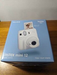 チェキ instax mini 12 （クレイホワイト）