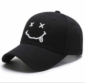 【新品】スマイル キャップ ブラック 野球帽 ユニセックス カジュアル シンプル　可愛い　オシャレ　キャラクター