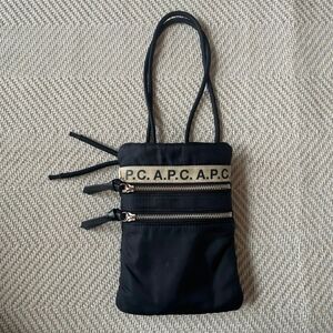 アーペーセー A.P.C ショルダーバッグ バック ナイロン BLACK