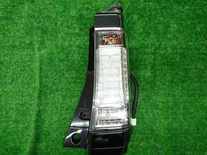 ★中古品★ホンダ N-BOX JF1 JF2 右テールランプ LED ICHIKOH D106【他商品と同梱歓迎】