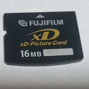 フォーマット済み XDピクチャーカード 16MB フジフィルム 中古 送料84円 or 185円 or 370円 or 520円の画像1