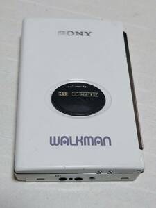 ジャンク WALKMAN WM-609 カセットテープ プレイヤー 白 送料510円 or 520円