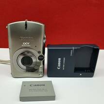 ▲ Canon IXY DIGITAL 2000 IS AiAF 12.1 MEGA PIXELS TITANIUM コンパクトデジタルカメラ 動作確認済 現状品 キャノン_画像1
