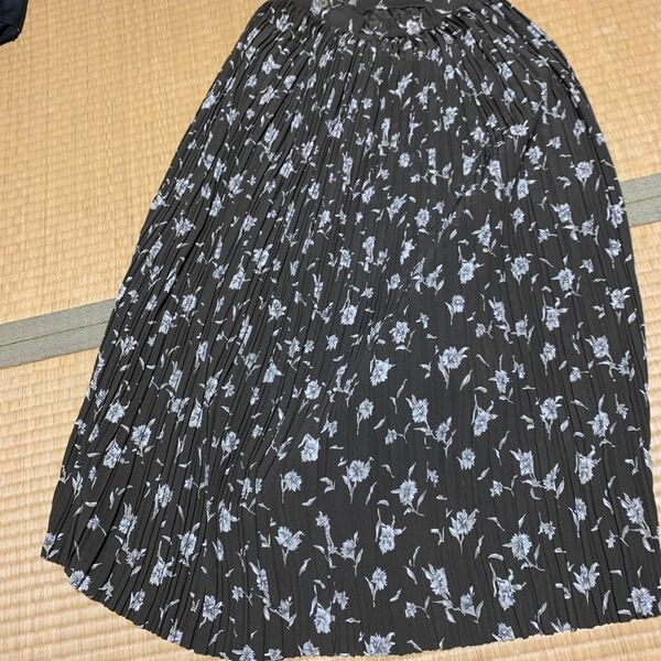 プリーツ　花柄　スカート　Mサイズ ロングスカート