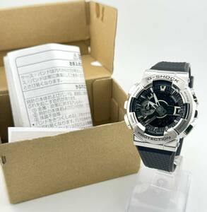 「カシオ　1円～」　「CASIO」　GM-110　ジーショック　メタルカバード　シルバー　腕時計　クォーツ　稼働　メンズ　E9155