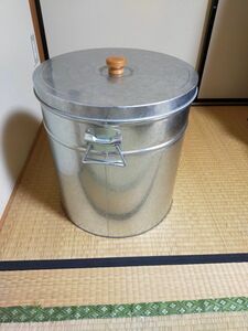 米びつ　トタン丸型 30kg