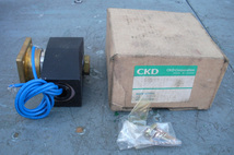 CKD　☆電磁弁　AIR 0.4MPa 未使用品同様　(ME201114-05)_画像1