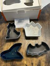 未使用、新品◆4個セット◆ ルクルーゼ【LE CREUSET】　ハロウィンディッシュ　ネコ　黒猫　小鉢　お菓子入れ　アクセサリー入れ_画像1