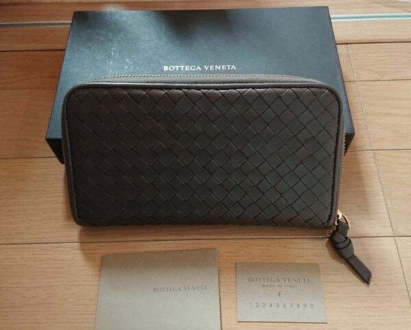 極美品☆BOTTEGA ボッテガヴェネタ イントレチャート 財布 ラウンドジップ グレージュ ブラウン ラウンドウォレット レザー