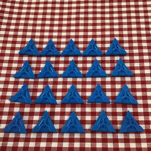 used 「 LaQ ラキュー 基本 パーツ 青色 No.2 20個 」 / 三角形 / ブルー /20ピース/ パズルブロック 知育玩具おすすめ壁飾り