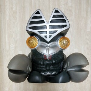 ウルトラ怪獣 バルタン星人 サウンドマネーバンク ソフビ 貯金箱 蓋なし　中古品