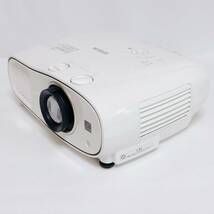 美品　EPSON dreamio ホームプロジェクター(70000:1 2500lm) 3D対応 ワイヤレスモデル EH-TW6600W_画像3