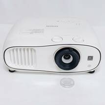 美品　EPSON dreamio ホームプロジェクター(70000:1 2500lm) 3D対応 ワイヤレスモデル EH-TW6600W_画像2