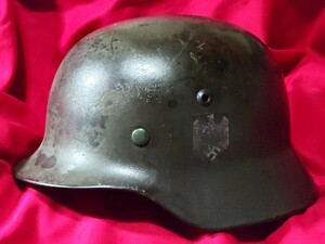 実物塗装ww2 ドイツ軍　デカールは最近貼り付けました。ノルマンディー迷彩パターンか？　M35シュタールヘルム　ヘルメット　ヘルメット
