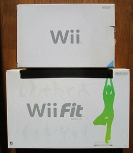 ◎ wii　任天堂　ニンテンドー　wii 本体と wii fit リモコン2個(カバー付き)のセットです。動作チェック済み中古品箱に入った商品です。