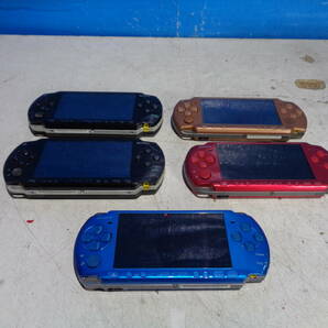 SONY PSP プレイステーション・ポータブル まとめて 5個 ジャンク PSP-1000x2 2000x1 3000x2の画像1