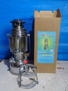 Anchor BRAND NO.950 500 main light . pressure type kerosene lantern original box attaching lantern present condition .