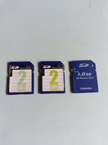 送料無料☆ SDカード メモリーカード TOSHIBA など SD 3枚 2GB 1GB データフォーマット済み 初期化済み 日本製 台湾製 中古 記録媒体