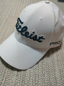 新品 未使用 Titleist タイトリスト キャップ ホワイト ネイビー ストレッチ 紫外線カット 抗菌 吸水速乾 帽子 メンズ ゴルフウェア 白 紺