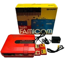 ★SHARP シャープ TWIN FAMICOM ツインファミコン AN-500R レッド 赤 箱付き 任天堂 ニンテンドー 当時物 レトロ ヴィンテージ☆_画像1