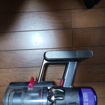 dyson SV12 V10？コードレスクリーナー　ジャンク品_画像2