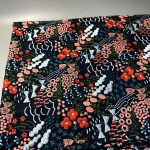 刺繍・リネン生地・幅135ｃｍ×５０ｃｍ・花