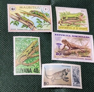 ■同梱可　トカゲ　消印無し　未使用切手　海外古動物切手　５枚