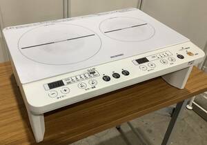 M472【中古・現状品】IRISOHYAMA アイリスオーヤマ IHK-W12SV-W 2口IHコンロ/音声付 クッキングヒーター ホワイト 2021年製　動作確認済み