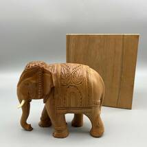 象 白檀造 香木 置物 インド 重さ 約820ｇ 木箱付 彫刻 木彫り オブジェ インテリア 木彫彫刻 木工 管:051201-60_画像1