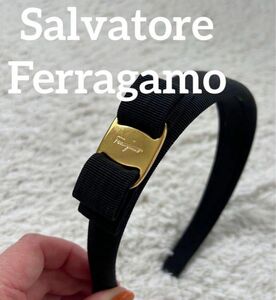 Salvatore Ferragamo サルヴァトーレフェラガモ ヴァラリボン カチューシャ 黒×ゴールド