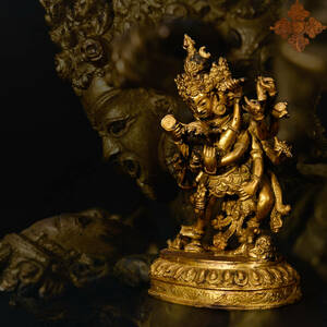 ky9963 中国古玩 鍍金銅製仏像 チベット仏教美術 古銅製 置物 時代物 唐物 9x5.3cm 高15.5cm 重716g