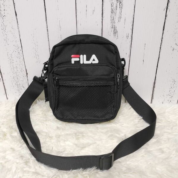 FILA フィラ ショルダーバッグ ポーチ ロゴ メッシュポケット ブラック