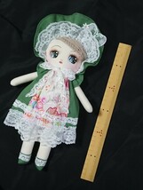 昭和レトロ風、手作り文化人形。ハンドメイドドール。深緑色、薄茶髪、和柄、蝶、白レース。新品。_画像1