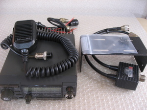  discard - . body not!ICOM| Icom IC-2400D high power machine | use possibility | Mike attaching | Junk 