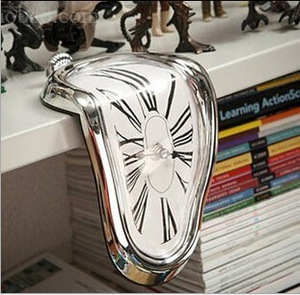 置時計　サルバドール・ダリスタイル　装飾品　お洒落　ユニーク　ファッション　インテリア